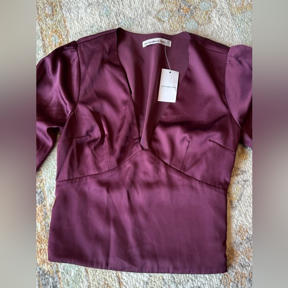 NWT Abercrombie & Fitch A&F Satin Long Sleeve Top, rich Burgundy color size XS - Picture 8 of 8